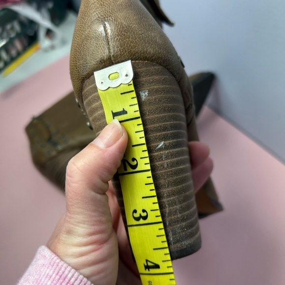 Vince Camuto Women's Tan Ankle Boots - Picture 12 of 14